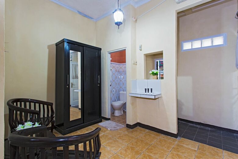 Hotel Reddoorz Pesanggrahan
