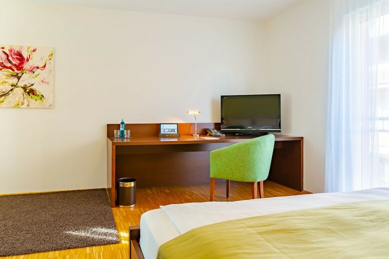 Acantus Hotel & Restaurant