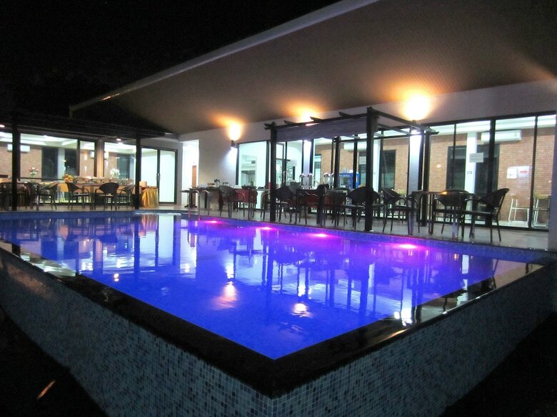 Life Grand Hotel