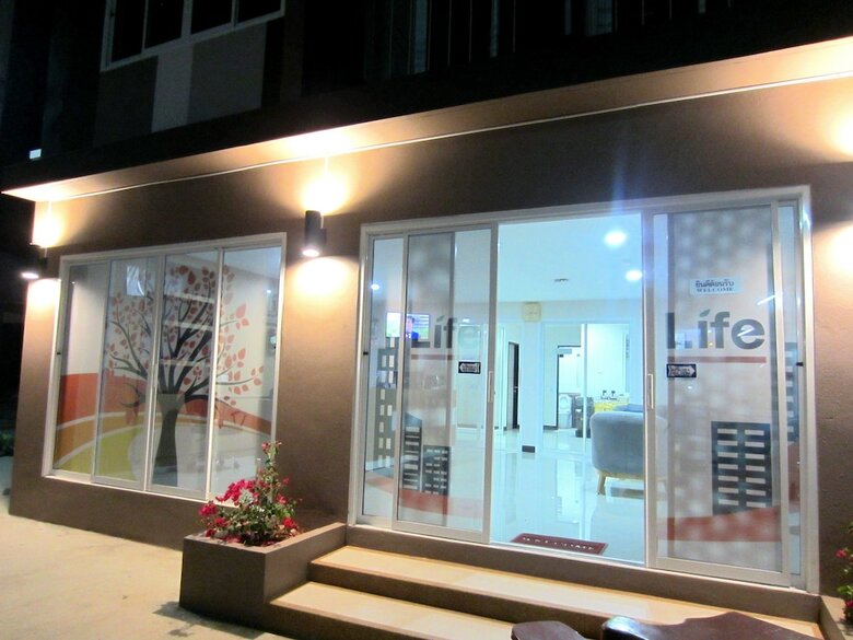 Life Grand Hotel