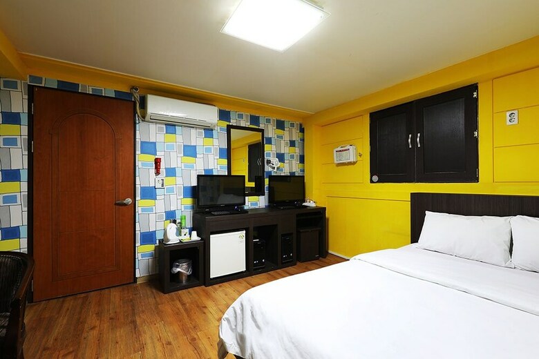 Hotel H.e