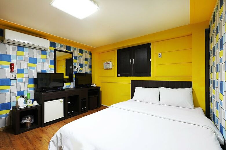 Hotel H.e