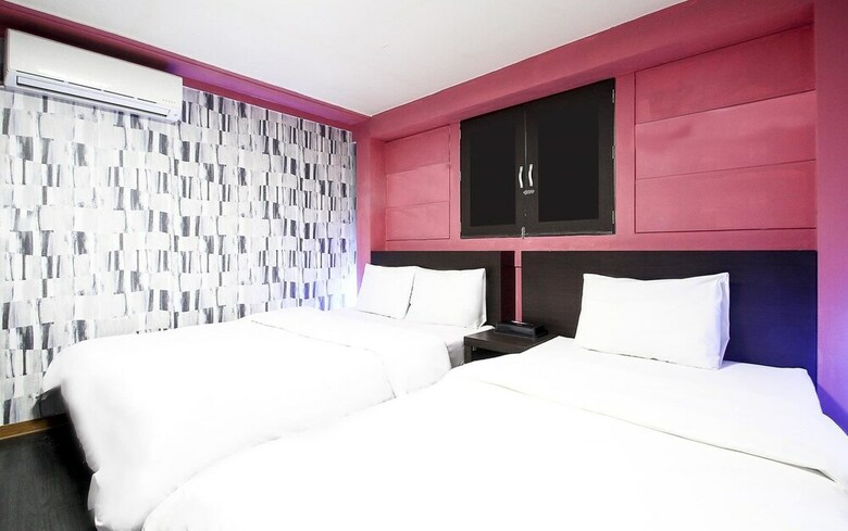 Hotel H.e