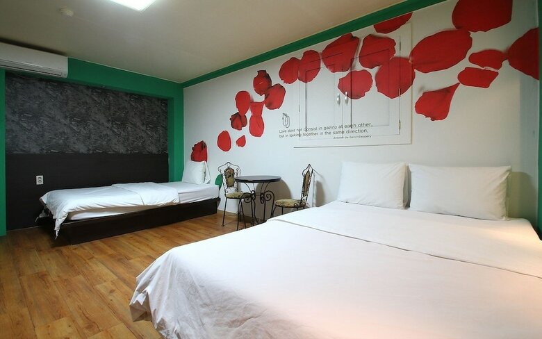 Hotel H.e