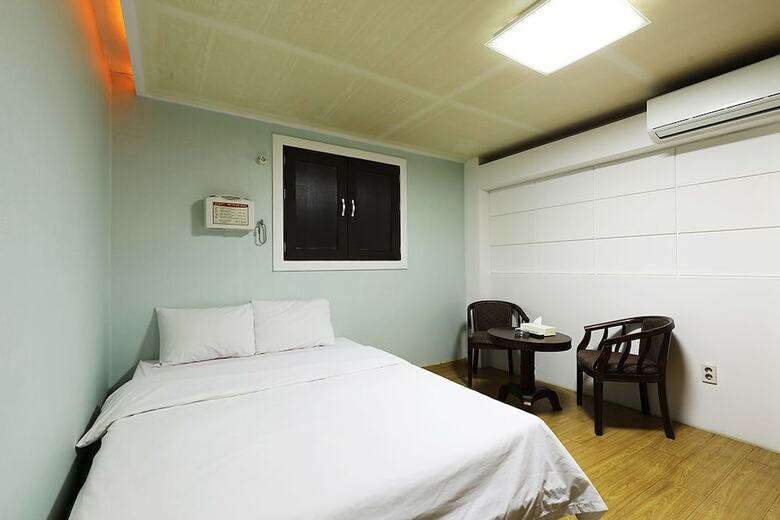 Hotel H.e