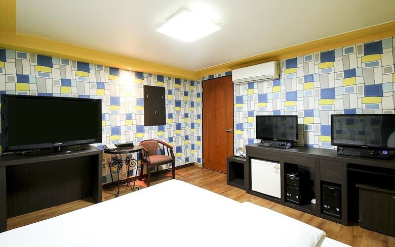 Hotel H.e