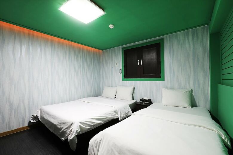 Hotel H.e