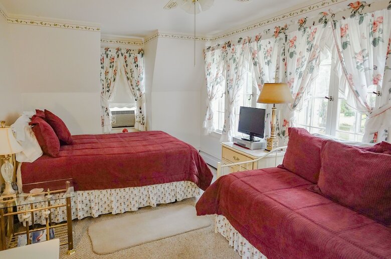 Bed & Breakfast Maple Springs Lake Side Inn