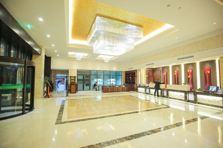 New Knight Royal Hotel