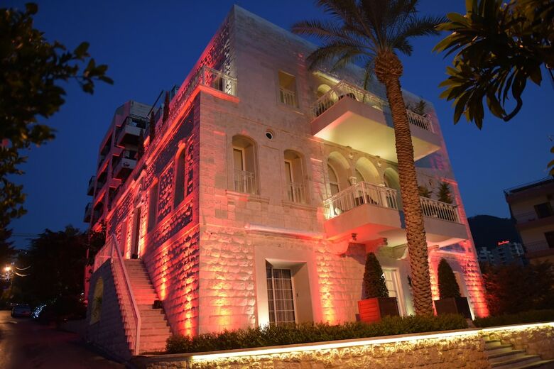 Luxor Hotel