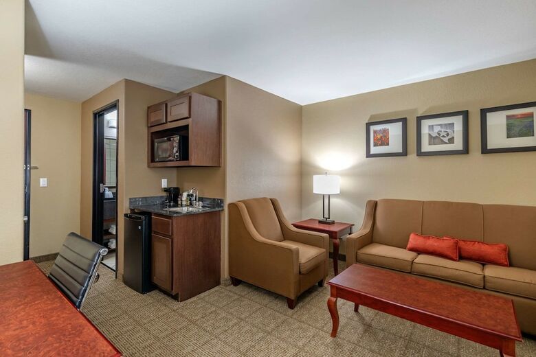 Hotel Comfort Suites Ennis