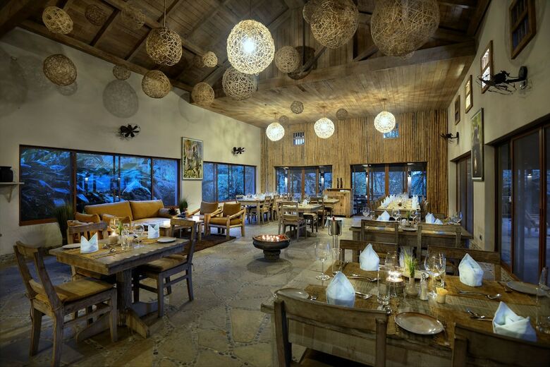Hotel Barahi Jungle Lodge
