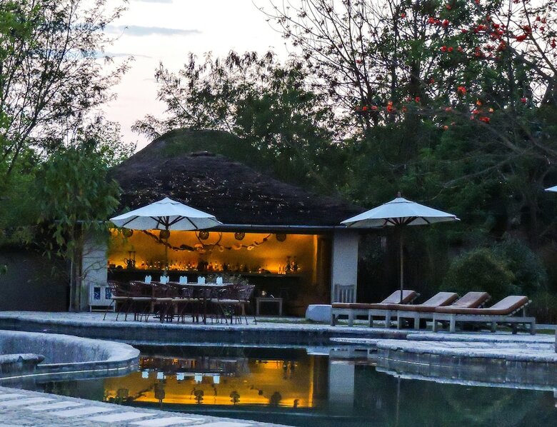 Hotel Barahi Jungle Lodge