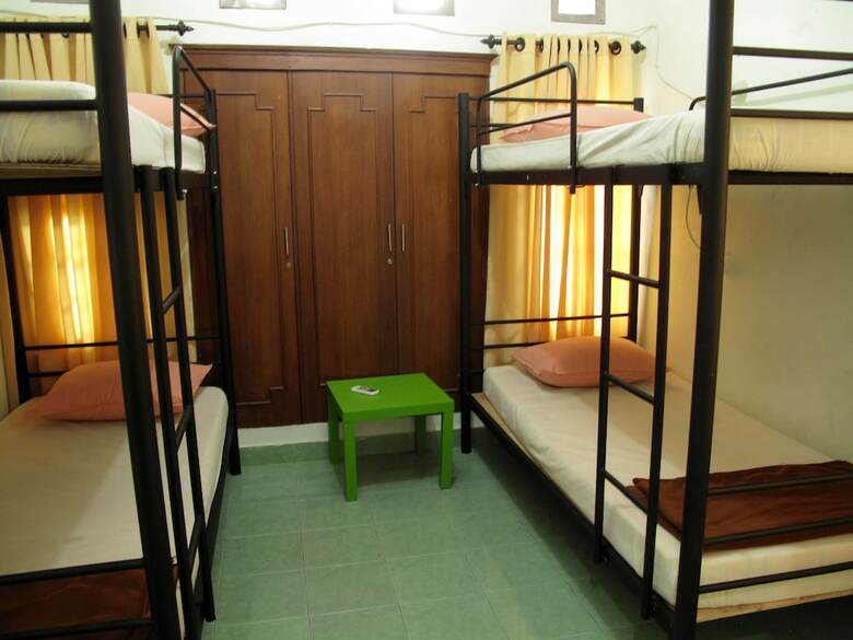 Hostal Morotai Camp Hostel -adult Only