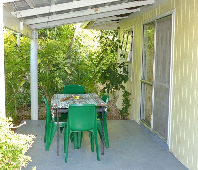 Hotel The Friendly Islander (Papiloa's Place)