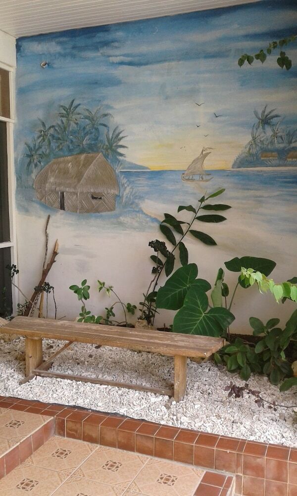 Hotel The Friendly Islander (Papiloa's Place)