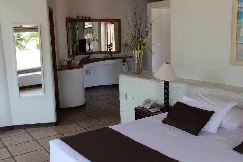 Hotel Punta Sal Suites & Bungalows Resort
