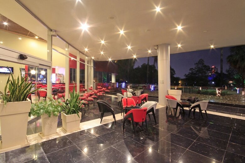 Hotel Holiday Inn Monterrey - Parque Fundidora