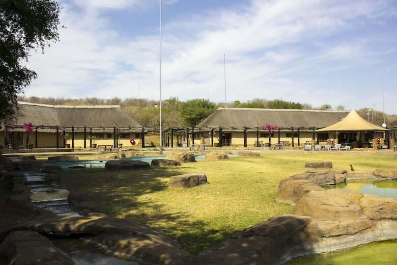 Posada Thabaledi Game Lodge