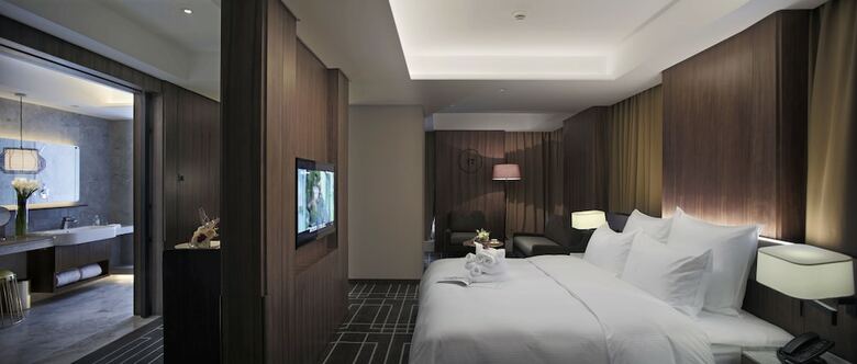 The Lotus Hotel Chongqing