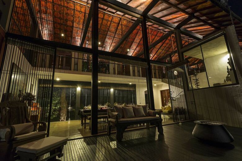 Villa The Hermitage By Edwards Collection