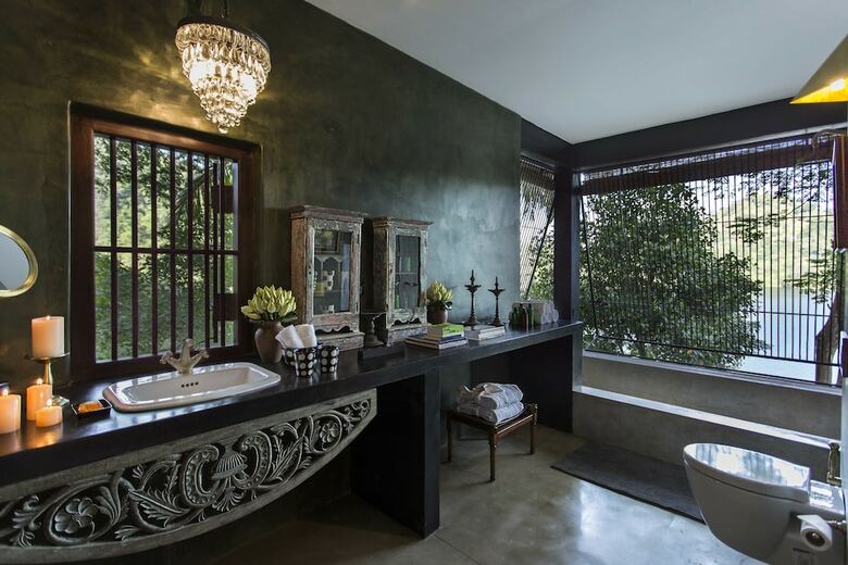 Villa The Hermitage By Edwards Collection