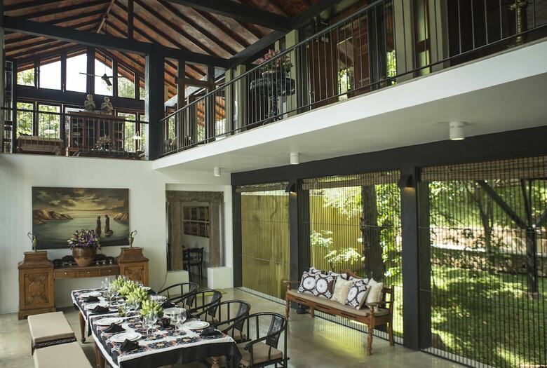 Villa The Hermitage By Edwards Collection