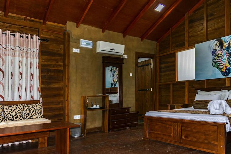 Hotel Kandy Cabana Eco Resort
