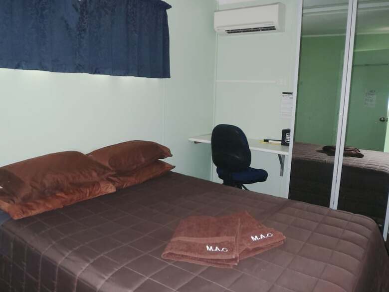 Hotel Mick's Accommodation Club