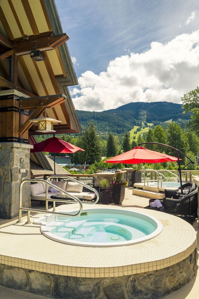 Hotel Nita Lake Lodge