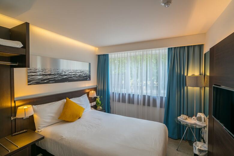 Pelican London Hotel And Residence
