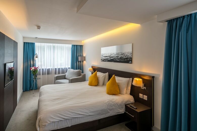 Pelican London Hotel And Residence