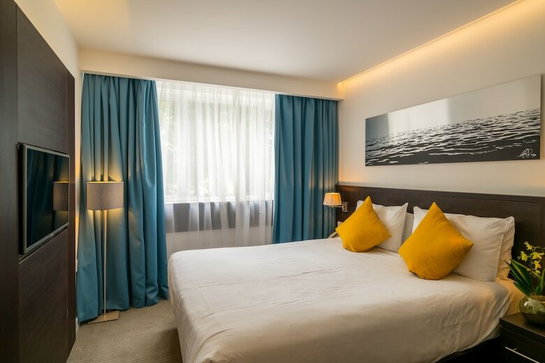 Pelican London Hotel And Residence