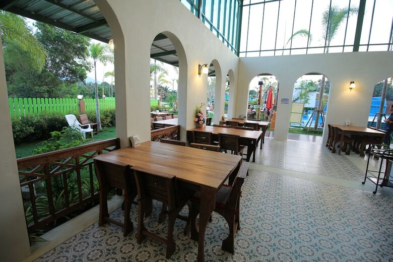 Hotel Green Terrace Resort & Restaurant