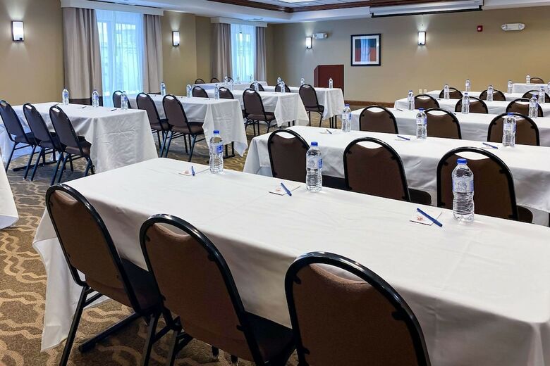 Hotel Comfort Suites Oshkosh