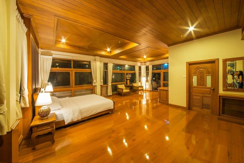 Lpc Holiday Villa