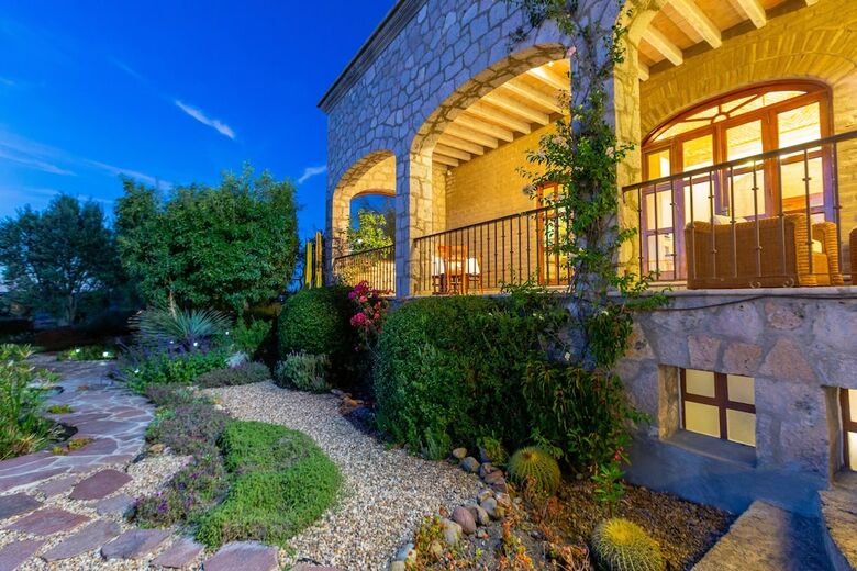 Hotel Grand Las Nubes By Inmense