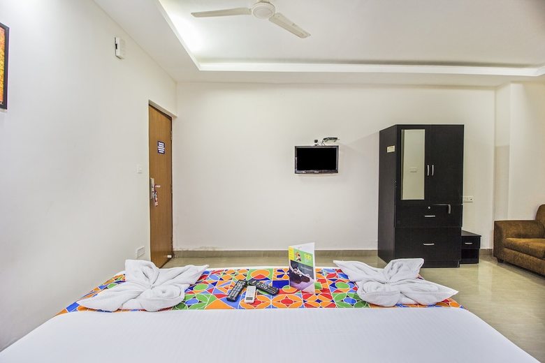 Fabhotel 4 Seasons Silk Board