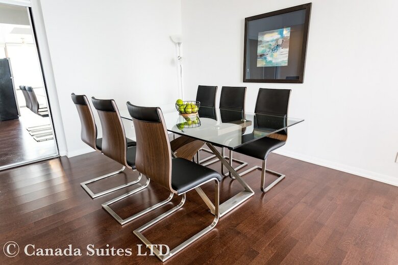 Canada Suites - 832 Bay St.