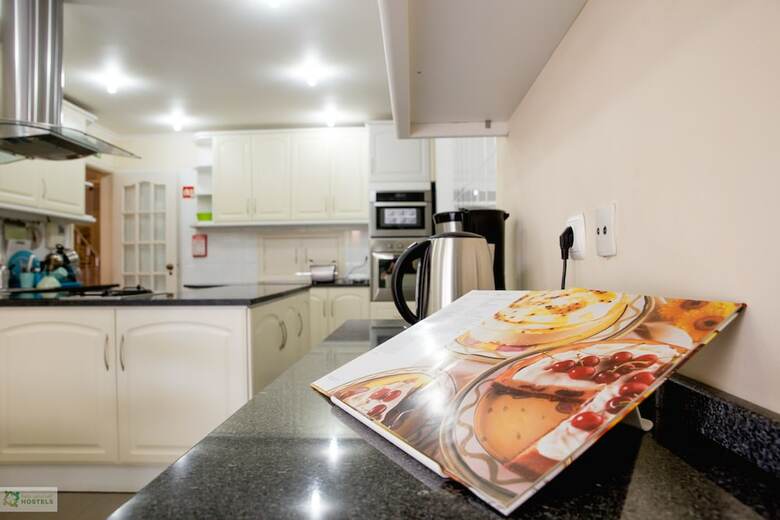 Hostal Help Yourself Hostels Carcavelos Coast