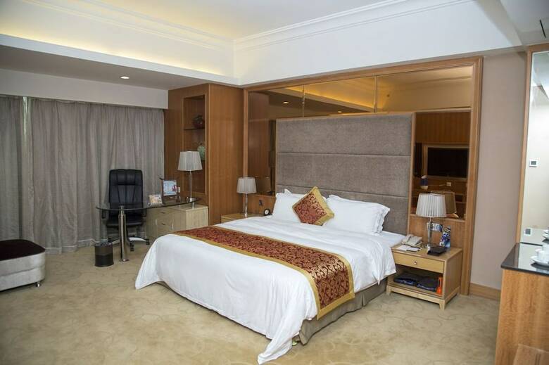Jiangmen Gladden Hotel