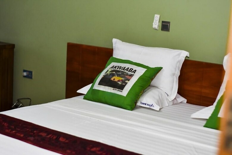 Triple Hill Hotel