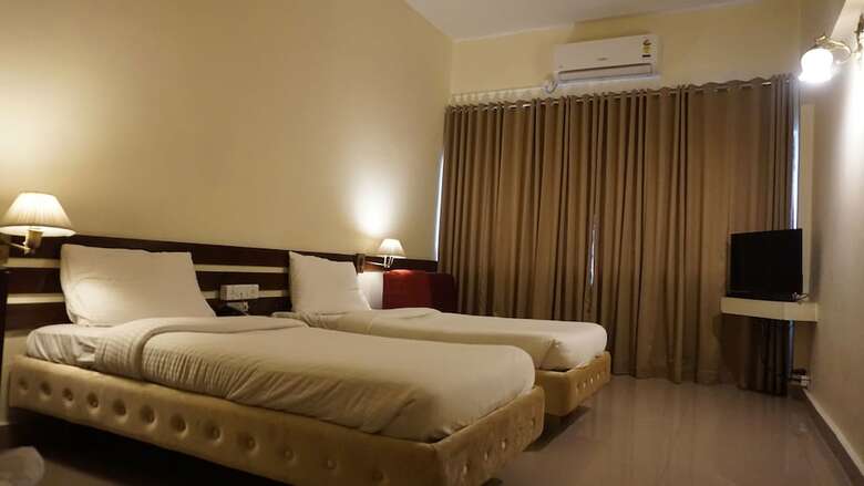 Hotel Poonja International