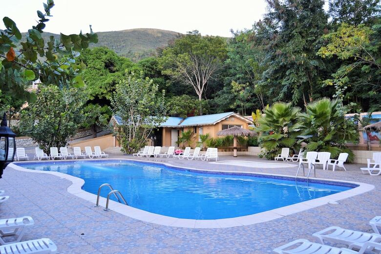 Hotel Le Village D'ennery