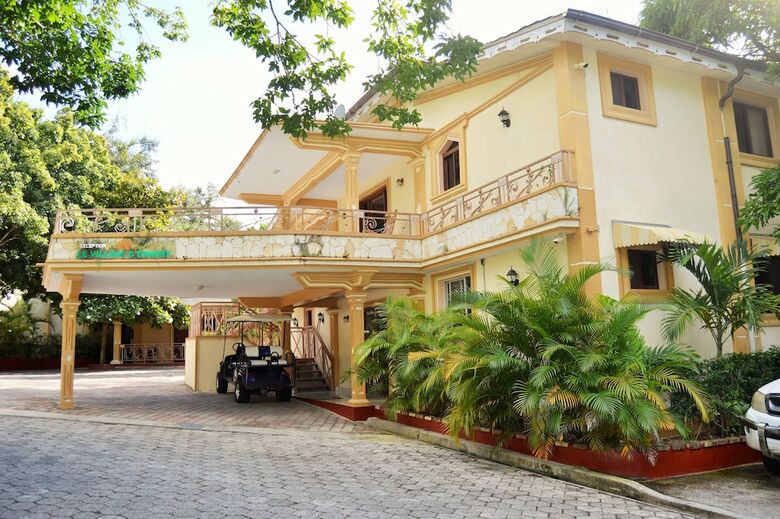 Hotel Le Village D'ennery