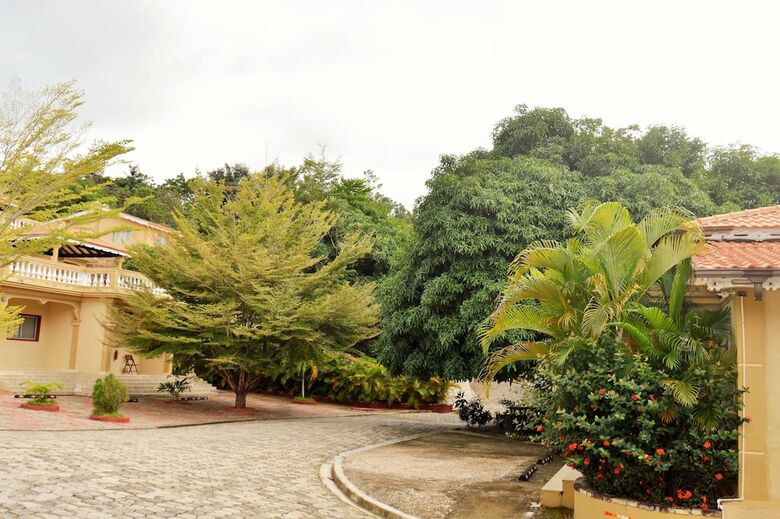 Hotel Le Village D'ennery