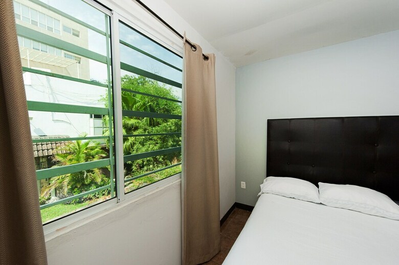 Hotel Econosuites Monterrey