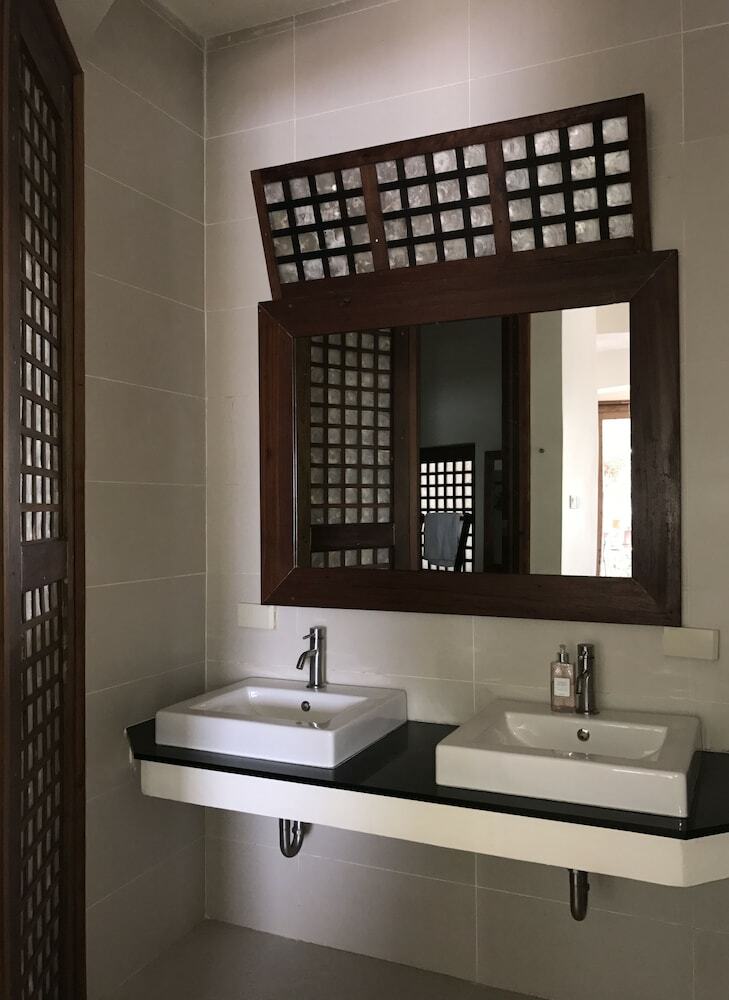 Hotel Ekhaya Private Villas & Suites Palawan