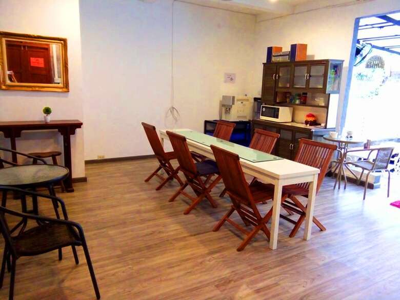 Hostal First 1 Boutique House At Sukhumvit 1