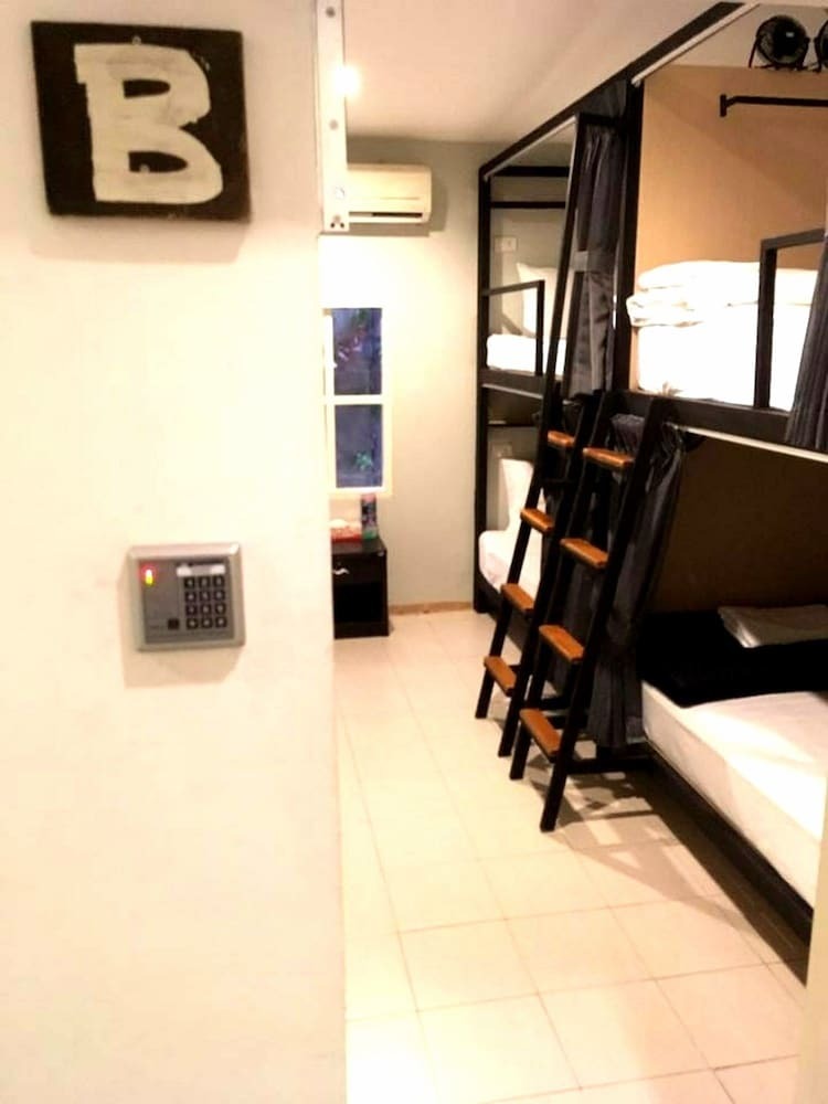 Hostal First 1 Boutique House At Sukhumvit 1